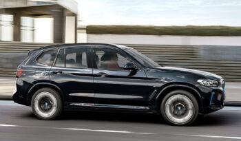 BMW IX3 Impressive Sport pieno