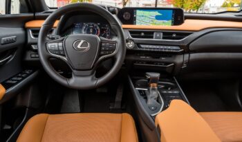 Lexus UX Hybrid Design pieno